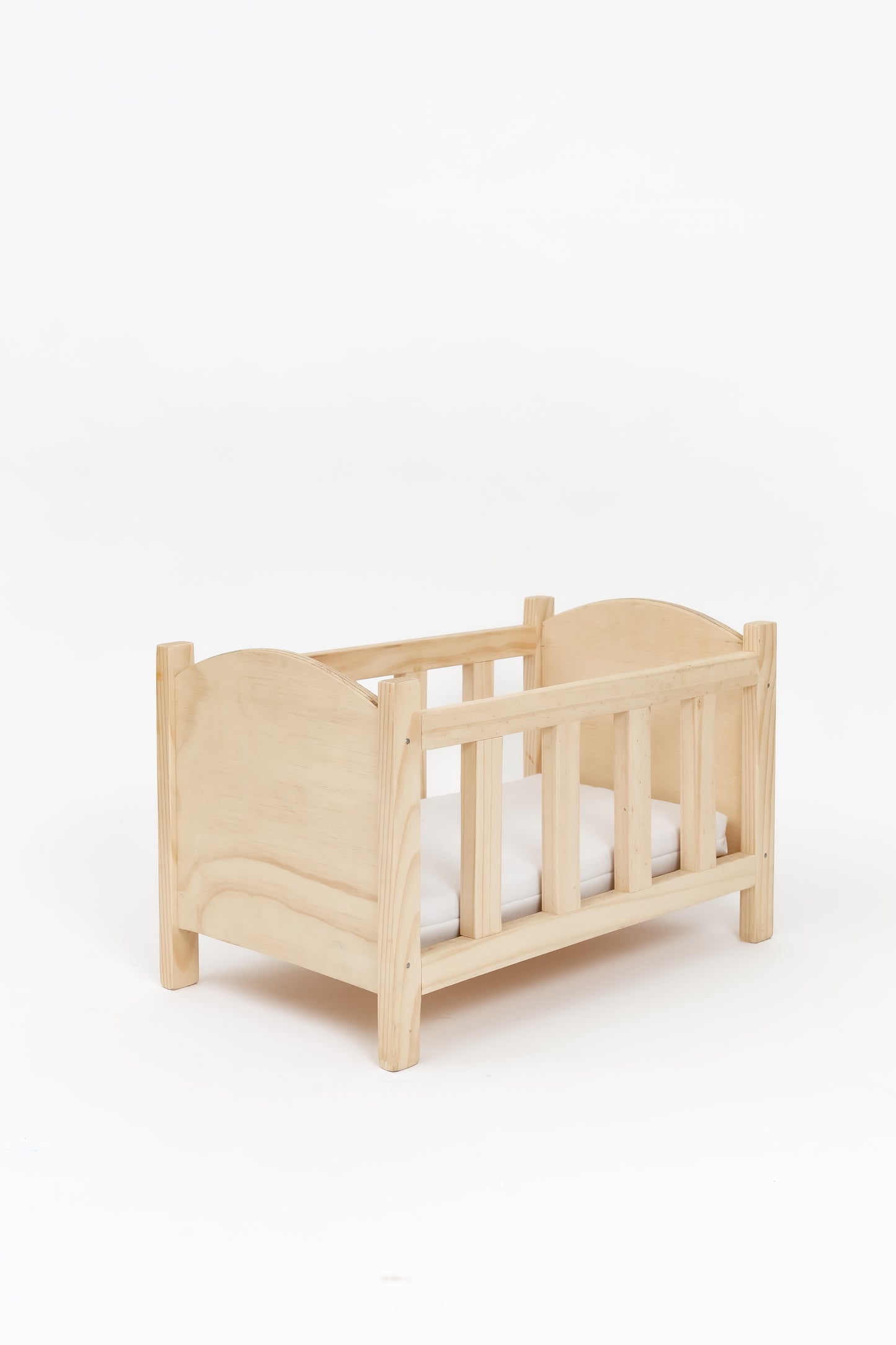 Cuna de Madera para Muñecas – Hecha a mano