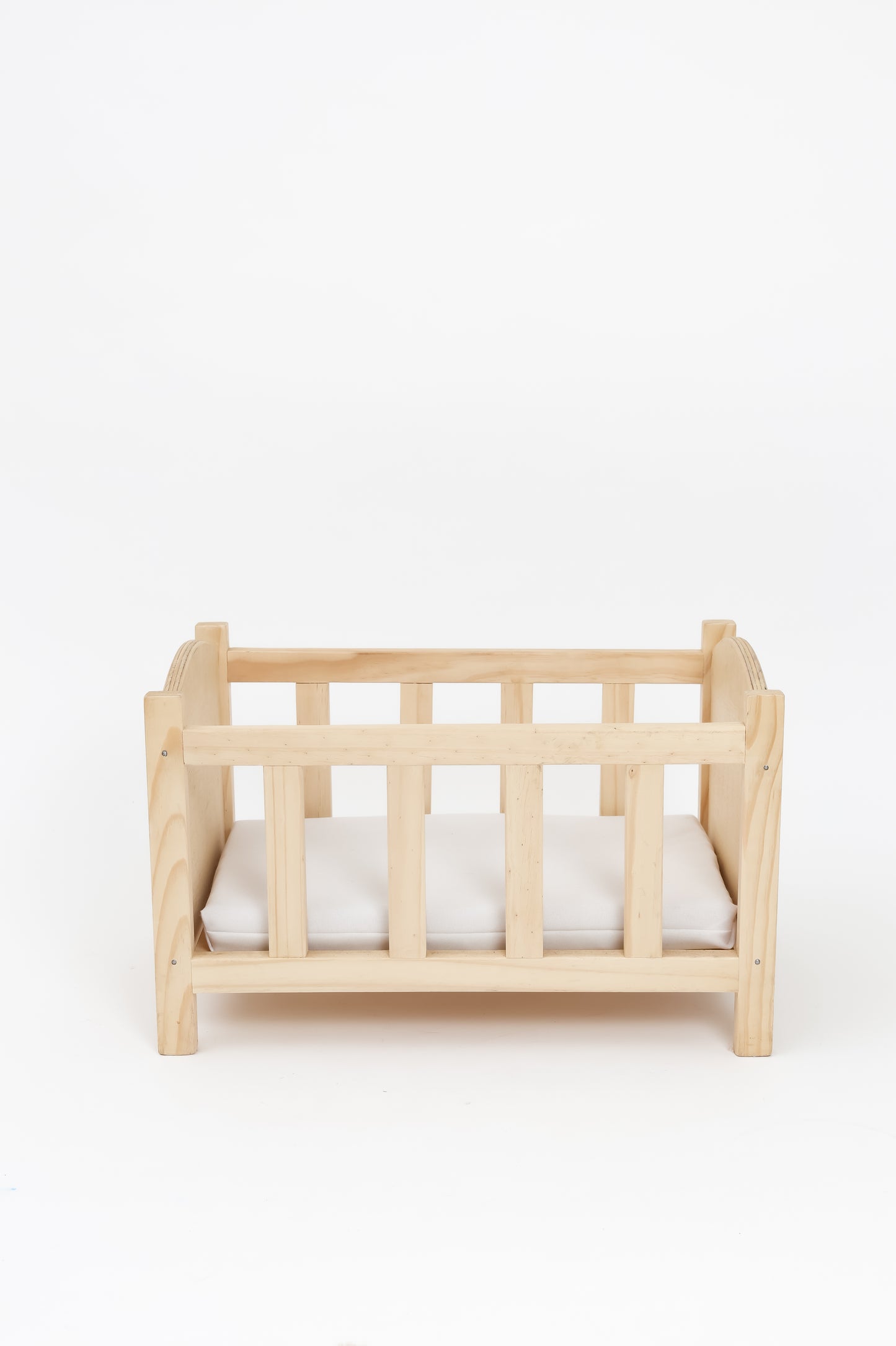 Cuna de Madera para Muñecas – Hecha a mano